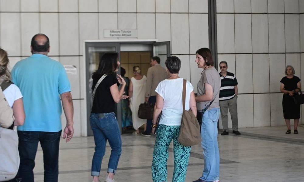 Δίκη για το Μάτι: Τι κατέθεσε ο Πυροσβέστης που έχασε σύζυγο και βρέφος
